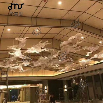 簡(jiǎn)約透明樹脂雕塑擺件