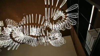 商場(chǎng)酒店售樓處沙盤(pán)區(qū)大型吊燈骨架狀亞克力吊燈